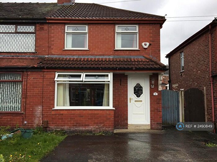 2 Bedroom Semi-Detached House To Rent In Fife Avenue, Chadderton, Oldham, OL9