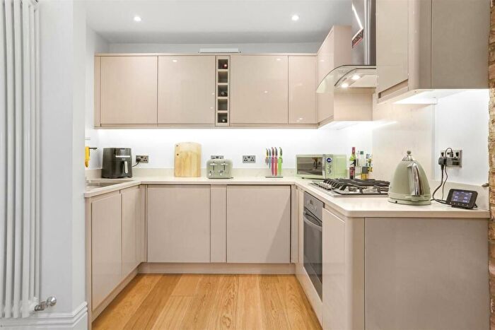 1 Bedroom Flat To Rent In Woodville Road, Thornton Heath, CR7