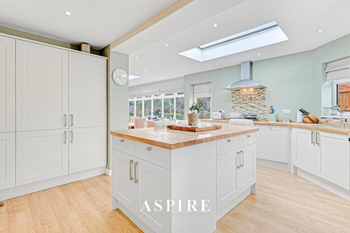 5 Bedroom Detached House For Sale In Nelson Close, Nelson Road, Rayleigh, SS6