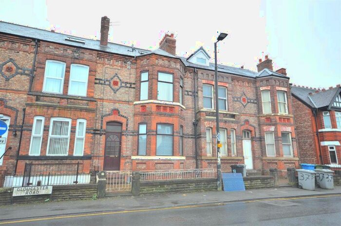 1 Bedroom Apartment To Rent In Gloucester Road, Urmston, Manchester, M41