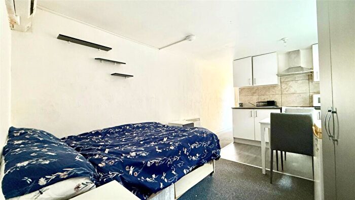 Studio To Rent In Kings Road, Reading, Berkshire, RG1