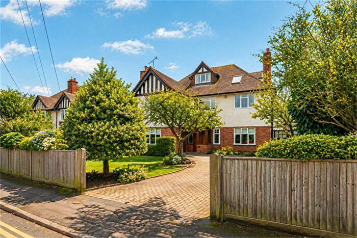 6 Bedroom Detached House For Sale In Highmoor Road, Caversham Heights, Reading, RG4