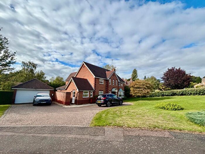 6 Bedroom Detached House For Sale In Standing Stones, Great Billing, Northampton, NN3