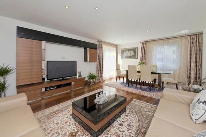 3 Bedroom Flat To Rent In Beckford Close, Warwick Road, London, W14