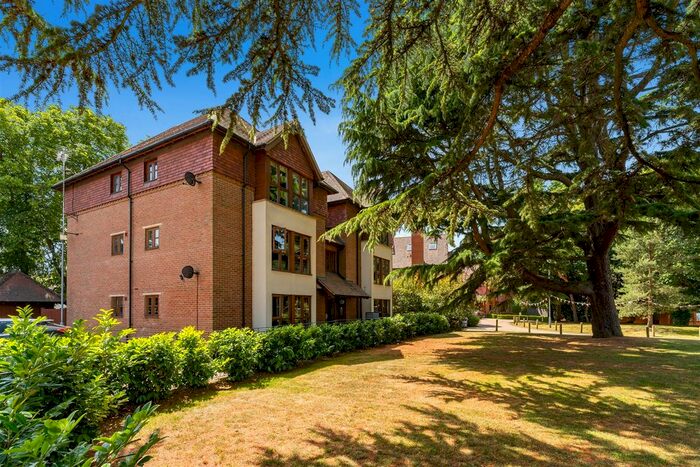2 Bedroom Flat To Rent In Ashbourne Gardens, Hertford, SG13