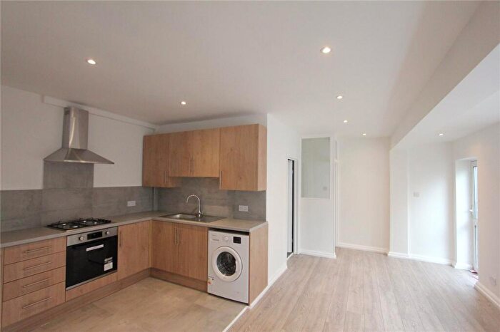 1 Bedroom Mews To Rent In Rosebery Mews, Rosebery Road, London, N10