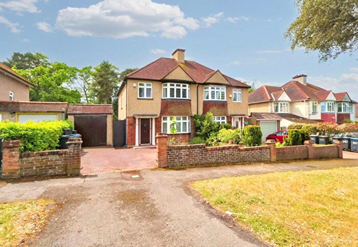 3 Bedroom Semi Detached House For Sale In Shirley Church Road, Croydon, CR0