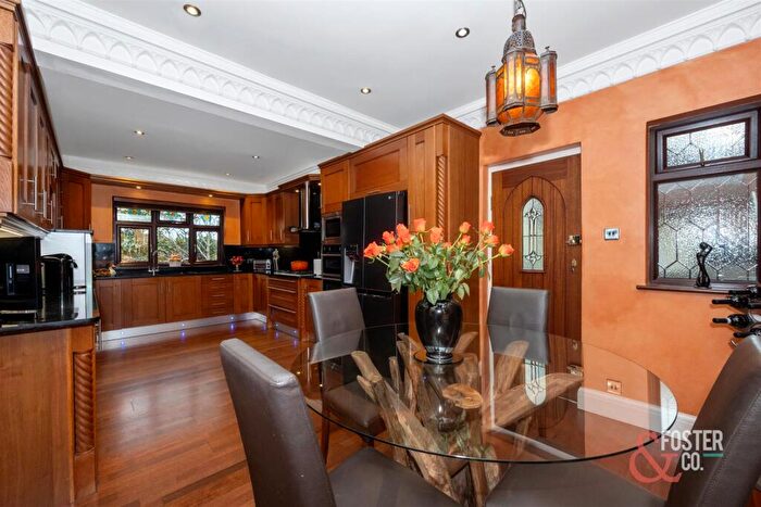 5 Bedroom Detached House For Sale In Surrenden Crescent, Brighton, BN1