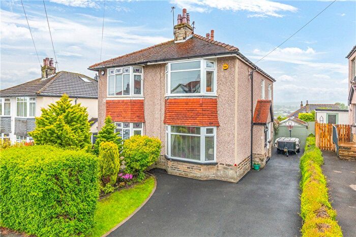 3 Bedroom Semi-Detached House For Sale In Hinchliffe Avenue, Baildon, West Yorkshire, BD17