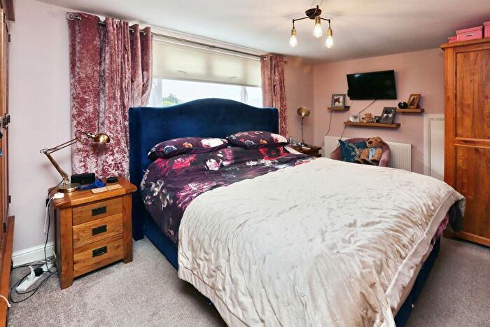 3 Bedroom Bungalow For Sale In Elgin Close, Fareham, Hampshire, PO15