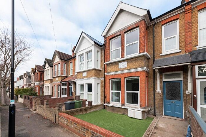 2 Bedroom Flat To Rent In Abbotts Park Road, London, E10