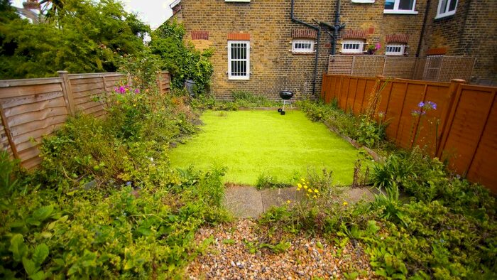 2 Bedroom Flat To Rent In Putney Bridge Road, London, SW15