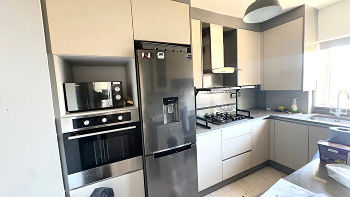 4 Bedroom Terraced House To Rent In Boundaries Road, Feltham, TW13