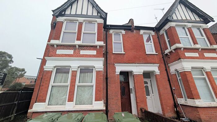 1 Bedroom Flat To Rent In Welldon Crescent, Harrow, HA1