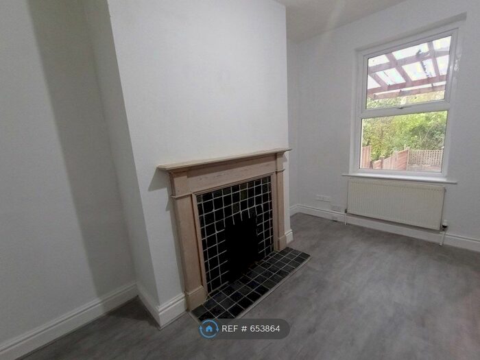 2 Bedroom Terraced House To Rent In Stockport Road, Stockport, SK3