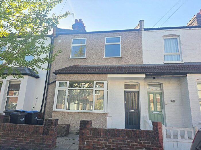 2 Bedroom Maisonette To Rent In Millais Road, Enfield, EN1