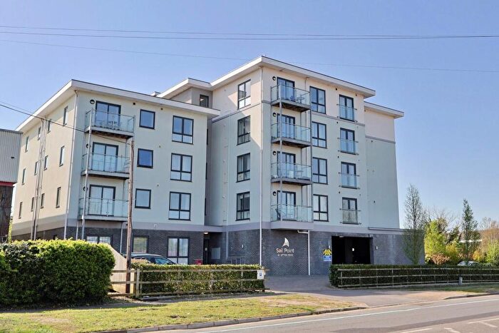 2 Bedroom Flat For Sale In Upton Road, Creekmoor, Poole, BH17