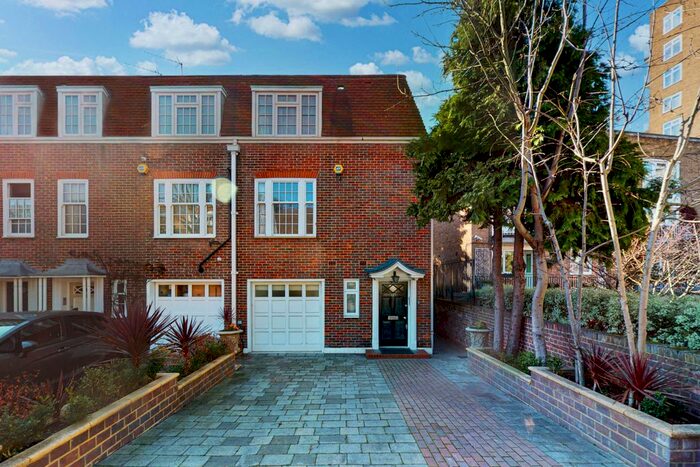 4 Bedroom End Of Terrace House To Rent In Abbotsbury Road, London, W14