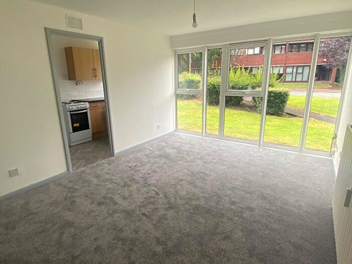 1 Bedroom Flat To Rent In Albrighton House, Browns Green, Birmingham, B20