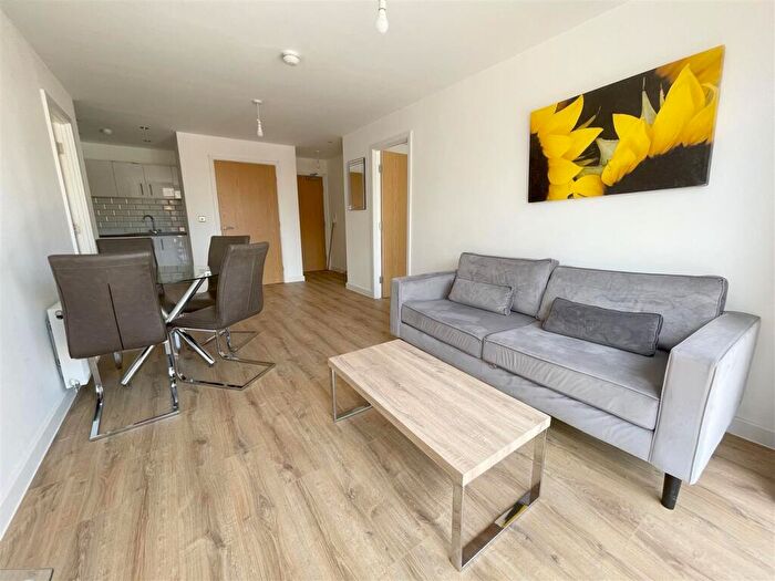 2 Bedroom Apartment To Rent In , Helena Street, B1