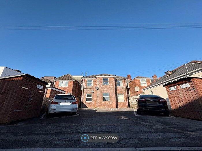 2 Bedroom Flat To Rent In Christchurch Road, Bournemouth, BH7