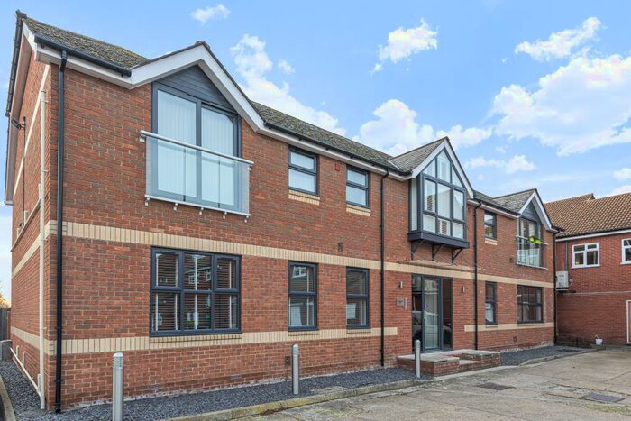 1 Bedroom Apartment To Rent In Terrace Road South, Binfield, RG42