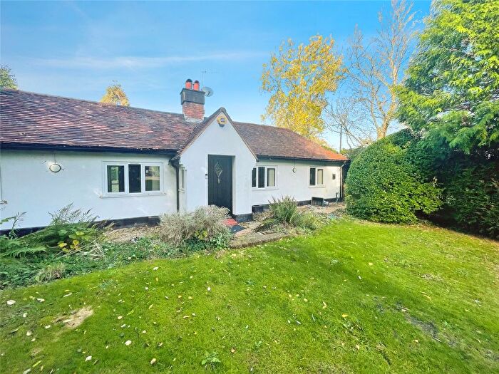 4 Bedroom Bungalow To Rent In Guildford Road, Chertsey, Surrey, KT16