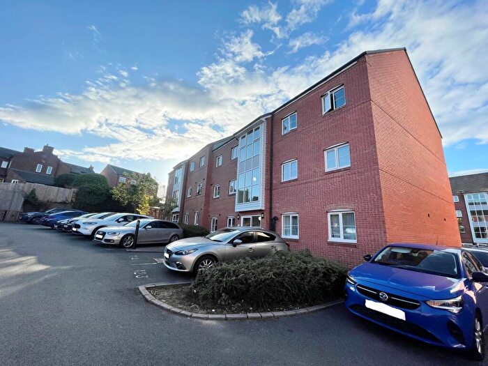 2 Bedroom Flat To Rent In Cape Court, Warwick, CV34