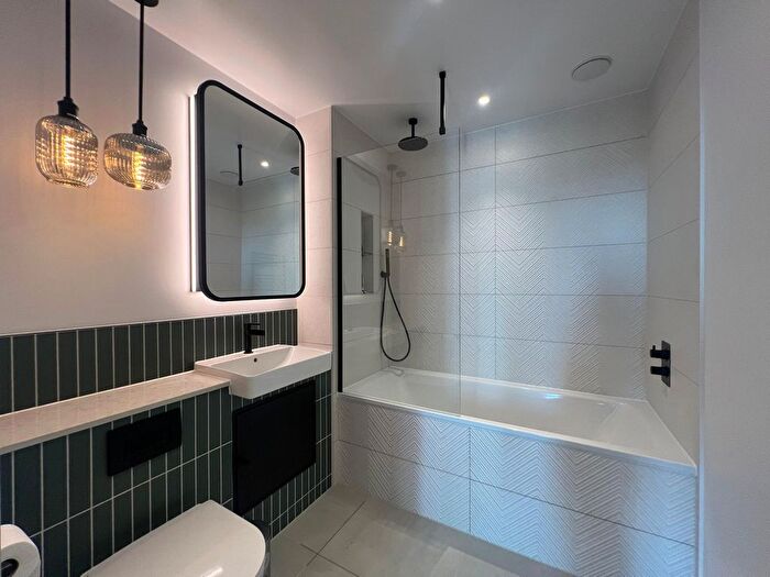 2 Bedroom Flat To Rent In The Green Quarter, London, UB1