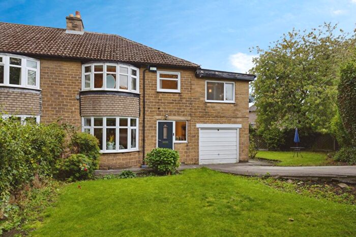 4 Bedroom Semi-Detached House For Sale In Howard Avenue, Huddersfield, HD3