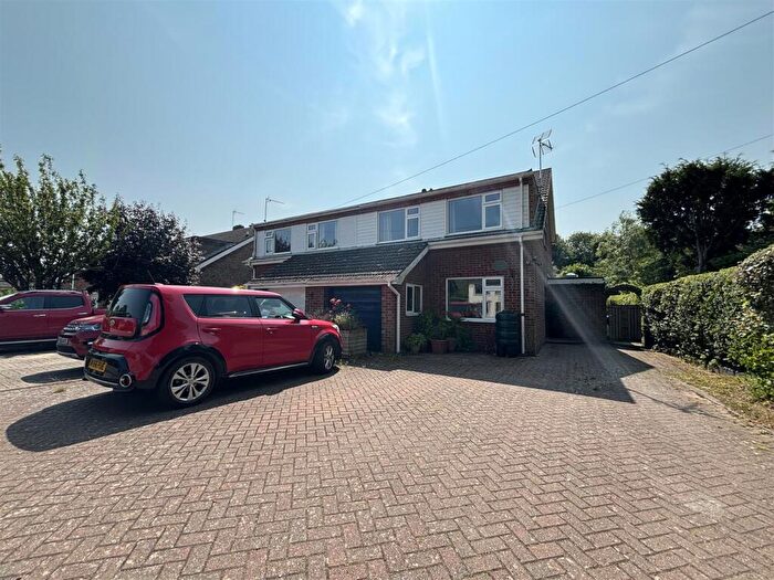 3 Bedroom Semi-Detached House For Sale In Station Road, Legbourne, LN11