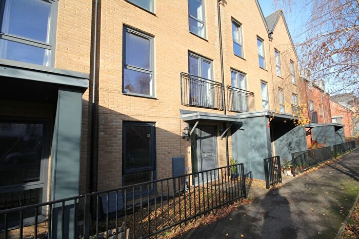 5 Bedroom Terraced House For Sale In Churchill Road, Uxbridge, UB10