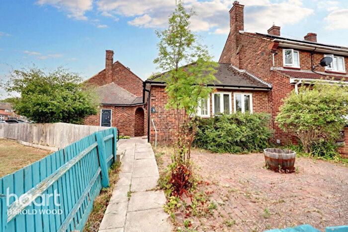 1 Bedroom Bungalow For Sale In Retford Road, Harold Hill, RM3