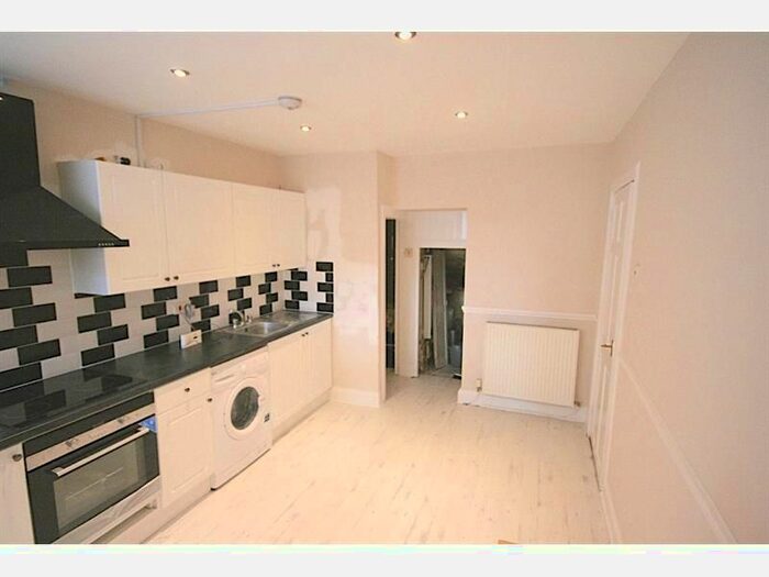 1 Bedroom Flat To Rent In Drum Street, Edinburgh, EH17