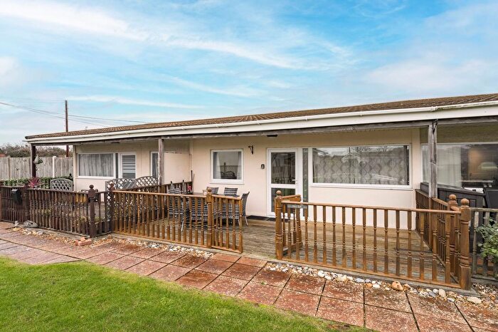3 Bedroom Chalet For Sale In Mill Lane, Bacton, NR12