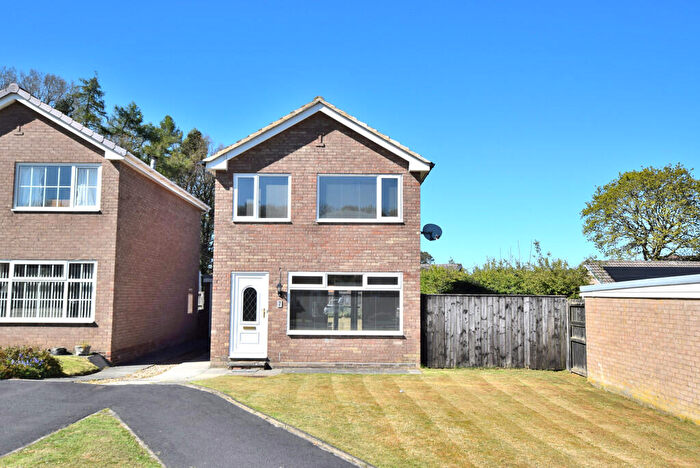 3 Bedroom Detached House For Sale In Kestrel Drive, Scotton, DL9