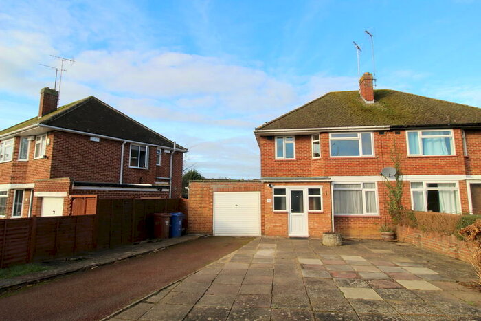 3 Bedroom Semi-Detached House To Rent In Daventry Road, Banbury, OX16