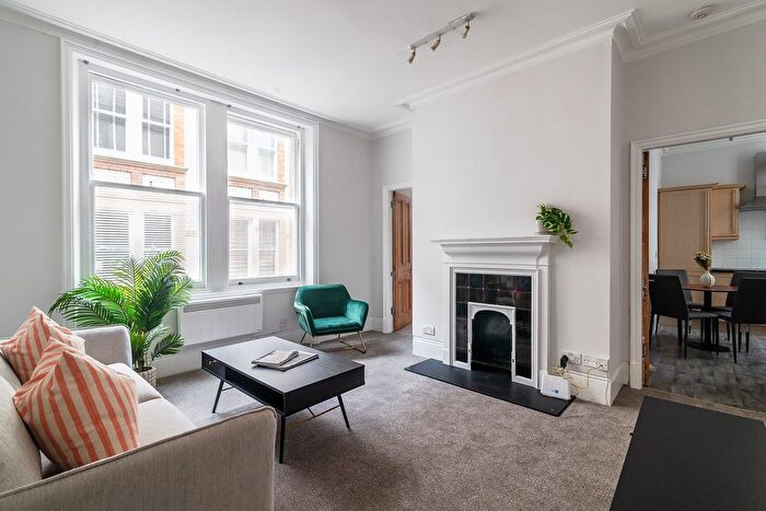 1 Bedroom Flat To Rent In Charing Cross Road, London, WC2H