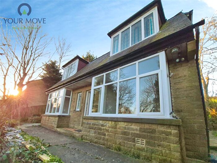 3 Bedroom Detached House To Rent In Braithwaite Road, Keighley, West Yorkshire, BD22