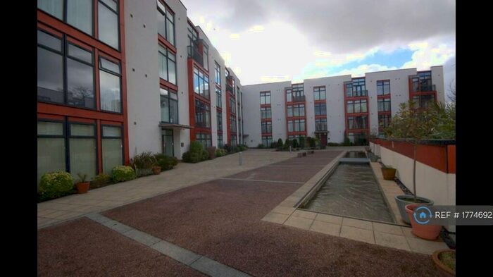 2 Bedroom Flat To Rent In Crown House, Manchester, M22