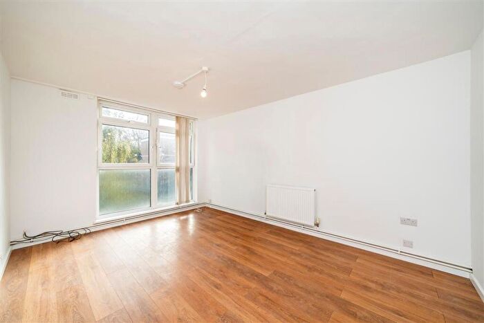 1 Bedroom Flat To Rent In Charlton Lane, Charlton, SE7