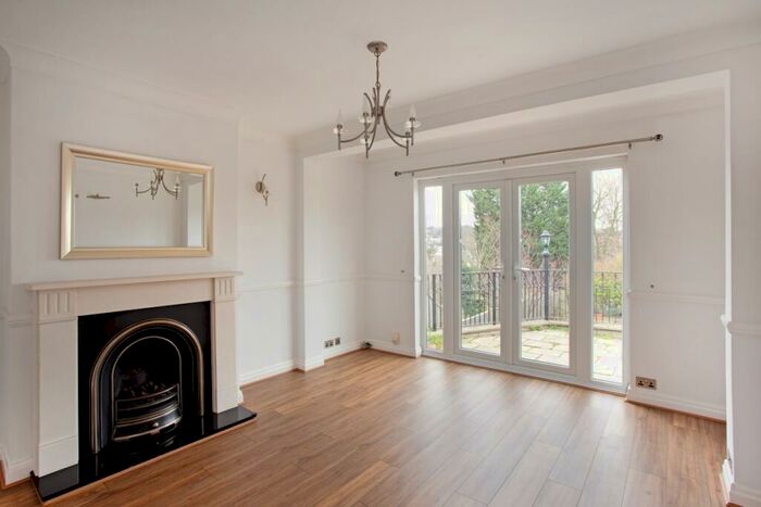 4 Bedroom Detached House To Rent In The Drive Coulsdon, CR5