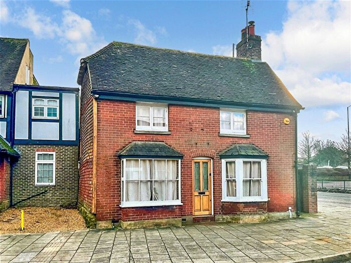 2 Bedroom Property For Sale In Ifield Road, Crawley, West Sussex, RH11