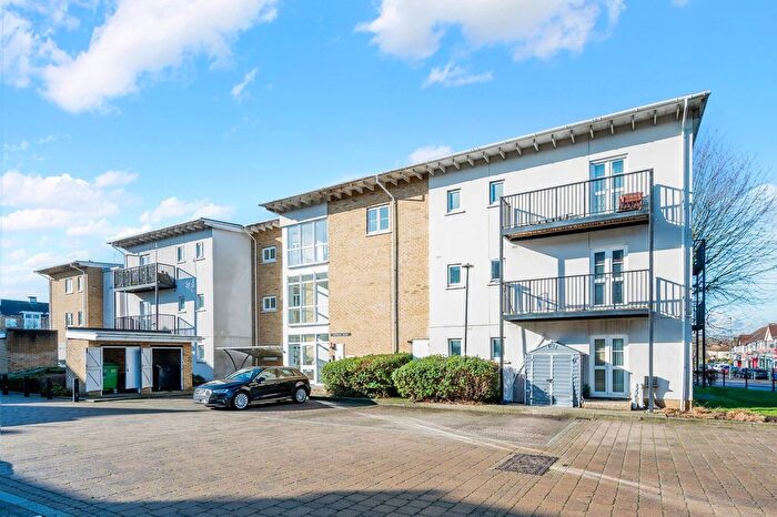 2 Bedroom Flat For Sale In Revere Way, Seymour Court Revere Way, KT19