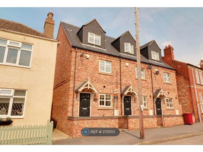 3 Bedroom Semi-Detached House To Rent In River Cottages, Owston Ferry, DN9