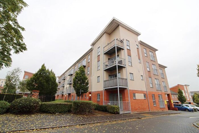 2 Bedroom Apartment To Rent In Ashdown House, Battle Square, Reading, RG30
