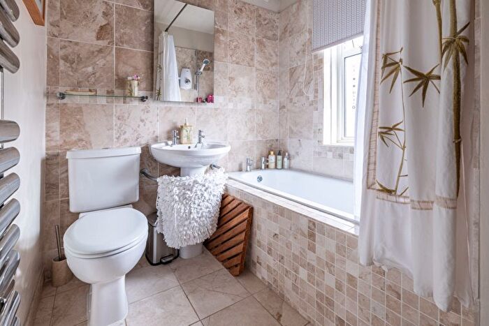 4 Bedroom Detached House For Sale In Newport Road, New Bradwell, Milton Keynes, MK13