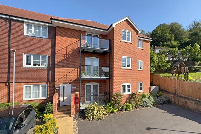 1 Bedroom Flat For Sale In Godalming, GU7