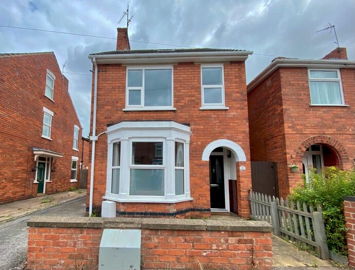 3 Bedroom Detached House To Rent In Huntingtower Road, Grantham, NG31