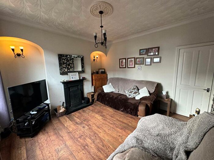 3 Bedroom Terraced House For Sale In Middleton Avenue, Rothwell, Leeds, LS26